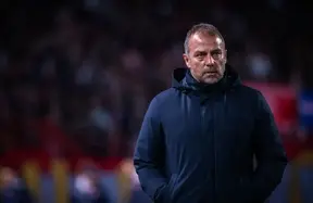 Flick diagnoses Barça defeats to PSG and Sevilla: defensive miscoordination, on‑the‑spot tactical confusion photo