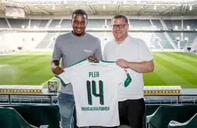 Bayern weighed Alassane Pléa move before PSV switch — profile still fits Kompany’s blueprint photo