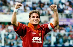 Francesco Totti reveals 2004 Real Madrid switch was one signature away — loyalty kept him at Roma photo