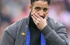 Man United line up January double swoop: LWB and CM are non‑negotiable photo