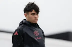 Exclusive: Man United set to send Gabriele Biancheri to Sheffield Wednesday after Harry Amass success photo
