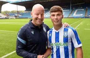 Manchester United decide against January recall for Harry Amass to protect his development photo