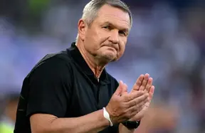 Slovenia boss Matjaž Kek hits out at English media over Benjamin Šeško injury narrative photo