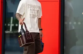 Rival view: Lisandro Martinez comeback talk is optimistic - expect a later return photo