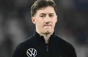 Man United weigh offers for Mainoo, Zirkzee, Ugarte and Malacia as Amorim lines up post-AFCON move photo