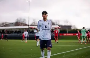 Barcelona push to sign Man United starlet JJ Gabriel as Wilcox steps in to keep him photo