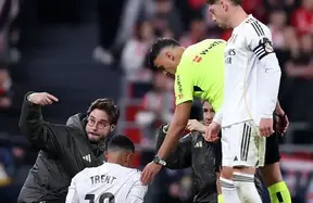 Rival view: Reports claim Trent Alexander-Arnold faces long layoff through 2025 photo