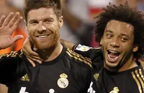 Marcelo cools talk on Vini Jr. - Xabi Alonso hug, salutes a friend of Real Madrid photo