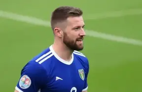 Liam Delap suffers shoulder injury in Vitality stalemate - Ipswich braced for a long wait photo