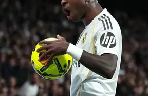 Vinícius vs the referee: added time, reds and why the officials got it right photo