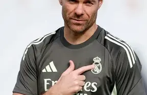 Marcelo publicly backs Xabi Alonso: "We have to keep him" as Real Madrid ride out a rough patch photo