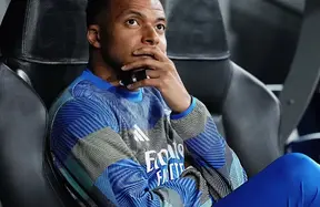 Mbappé a doubt for Real Madrid vs Alavés - rivals scoff as Los Blancos weigh options photo