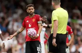 Man United plan talks with Howard Webb after VAR storms - why the calls were right photo