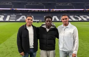 Liverpool prospect Josh Abe spotted with Trent Alexander-Arnold and his brother at the Bernabéu photo