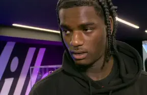 Ayden Heaven enjoys central role in back three as United embrace flexibility and January options photo