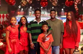 Vinícius Júnior shares Christmas with family - Real Madrid star recharges for the UCL push photo