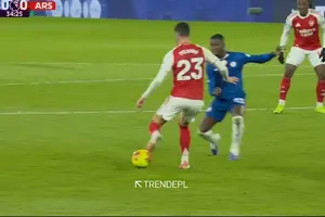 Moisés Caicedo’s red card dissected: why the call was harsh, not serious foul play photo