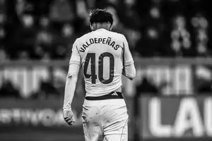 Victor Valdepeñas makes Real Madrid La Liga debut - a composed left back option for Ancelotti photo