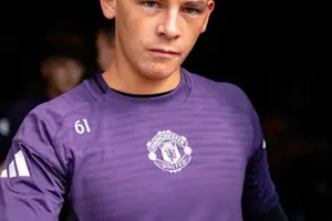 Shea Lacey and Mazraoui left out as Amorim leans 4-3-3 for Bournemouth - Sesko preference signals tactical pivot photo