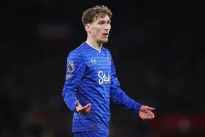 Manchester United line up James Garner, Manu Kone and Leon Goretzka for January midfield push photo